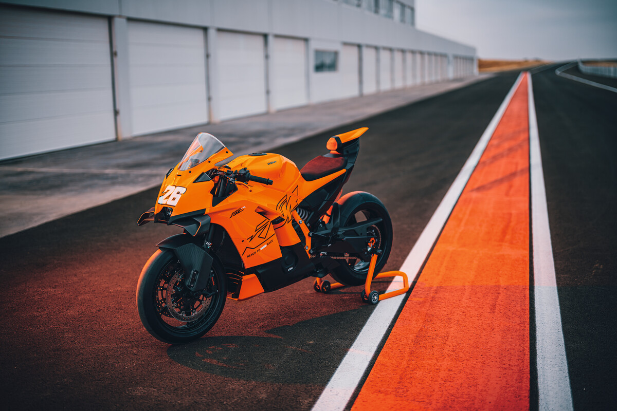 2026 KTM 990 RC R