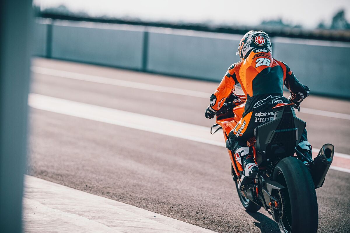 2026 KTM 990 RC R