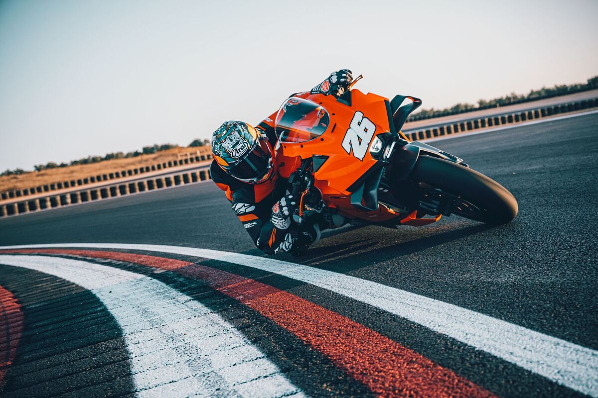 2026 KTM 990 RC R