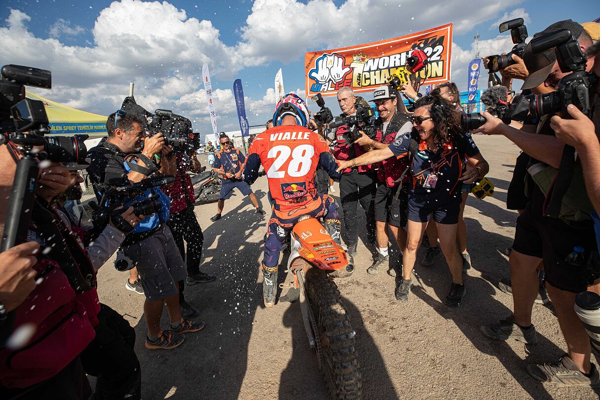 TOM VIALLE - RED BULL KTM FACTORY RACING 2022 (02)