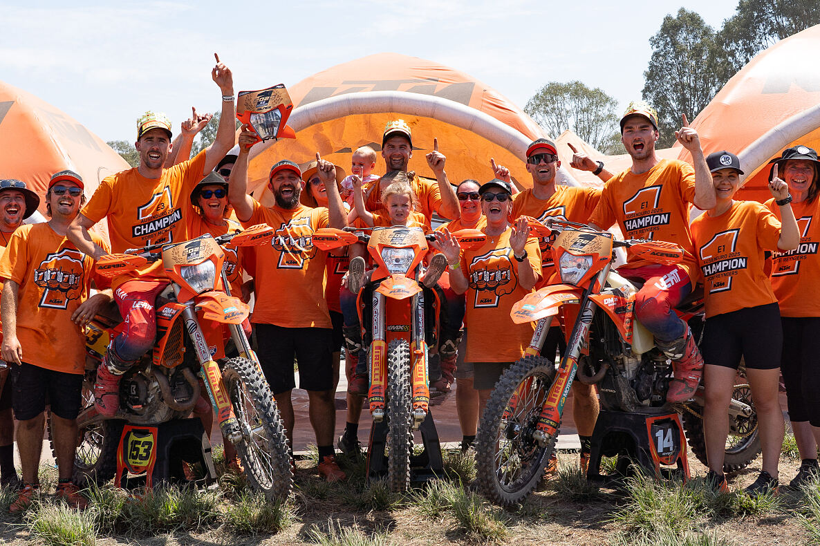 CLASS WINNERS 02 - KTM DM31 RACING TEAM - AEC GYMPIE