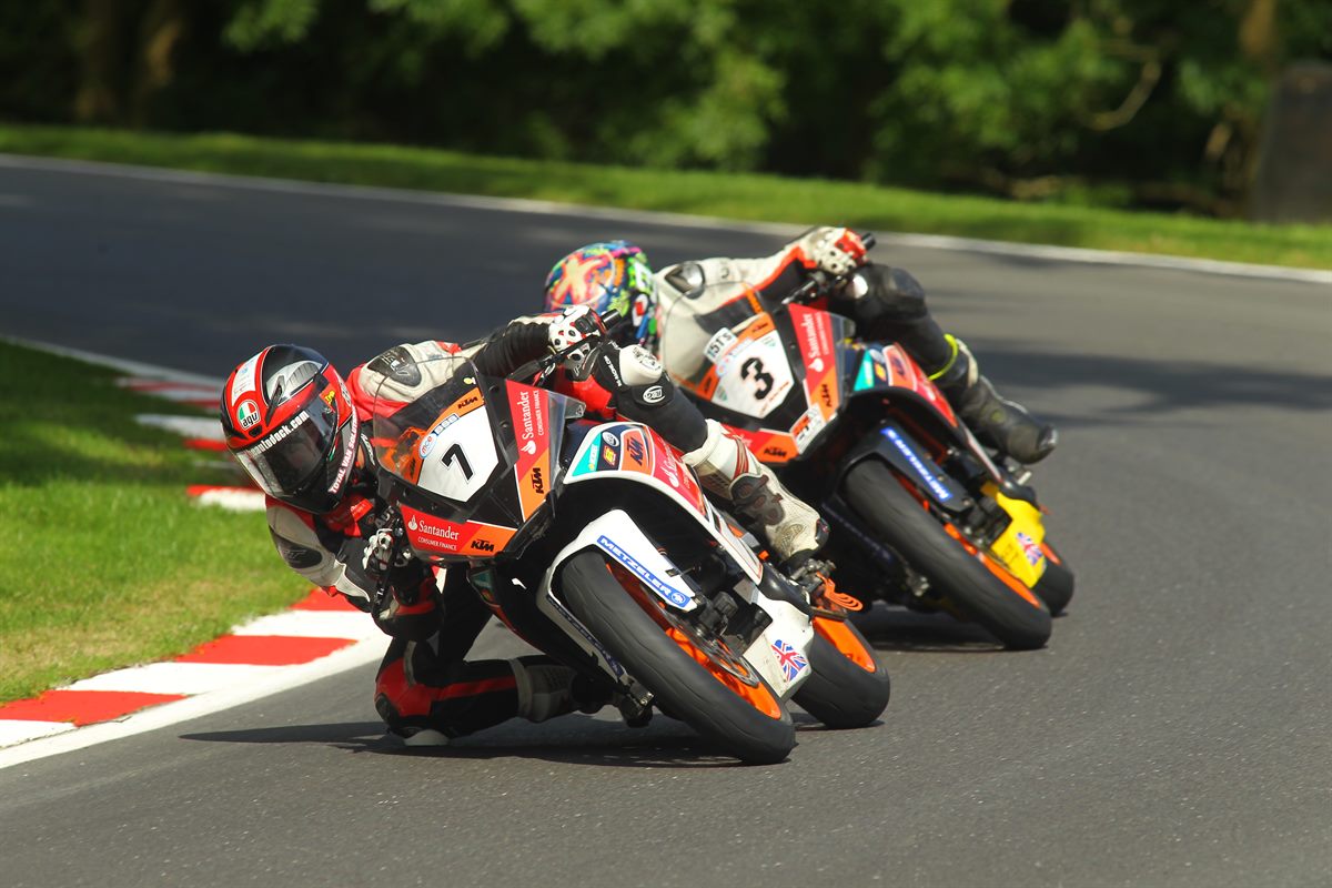 Wright leads Thompson