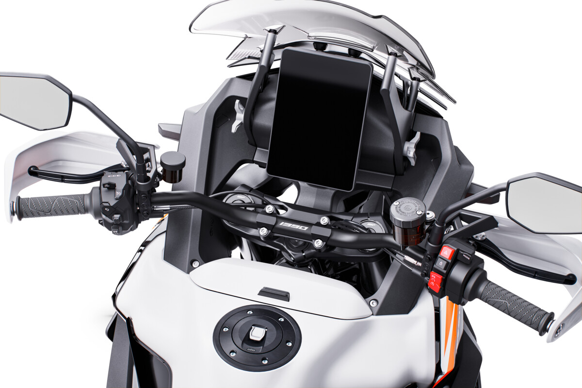 2025 KTM 1390 SUPER ADVENTURE S-13