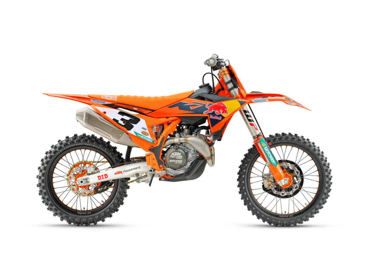 723447_MY26 KTM 450 SX-F FACTORY EDITION_90_Right_Nr 3_Studio_01_IMAGES