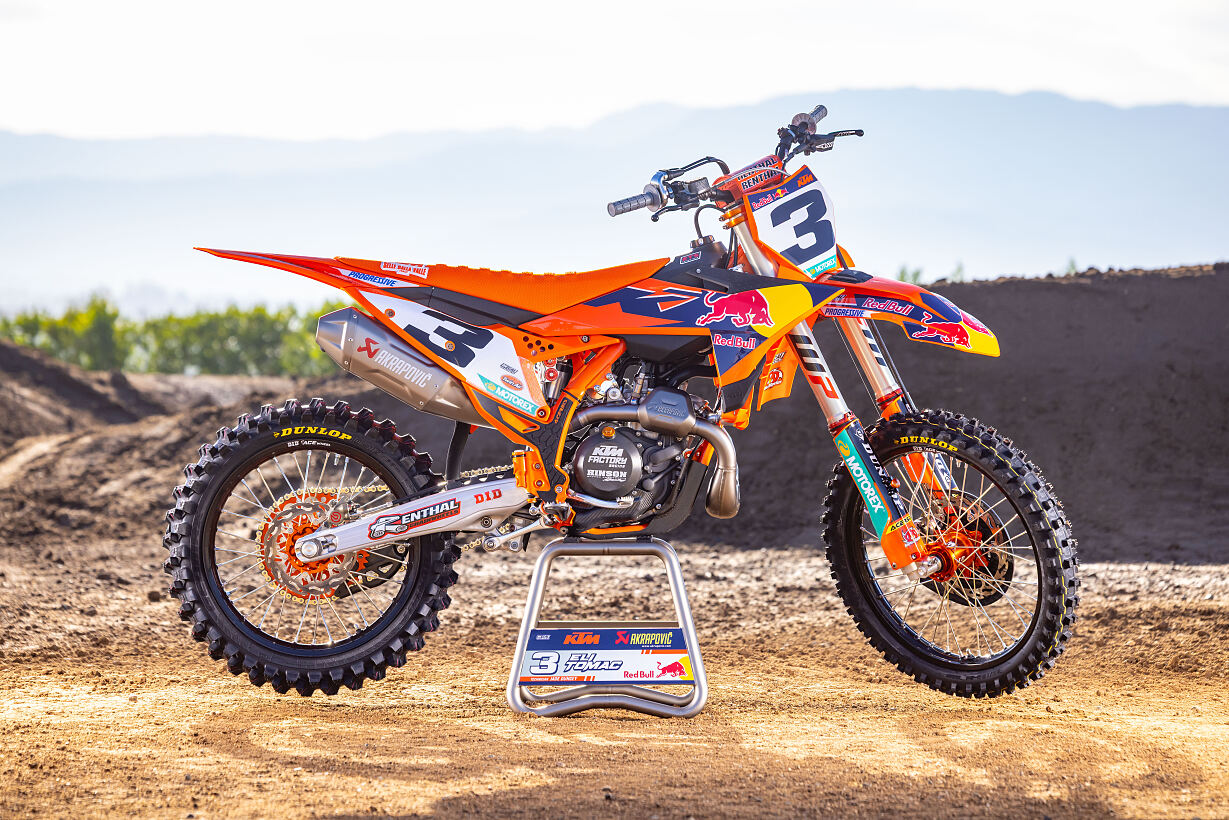 2026 KTM FACTORY EDITION Action