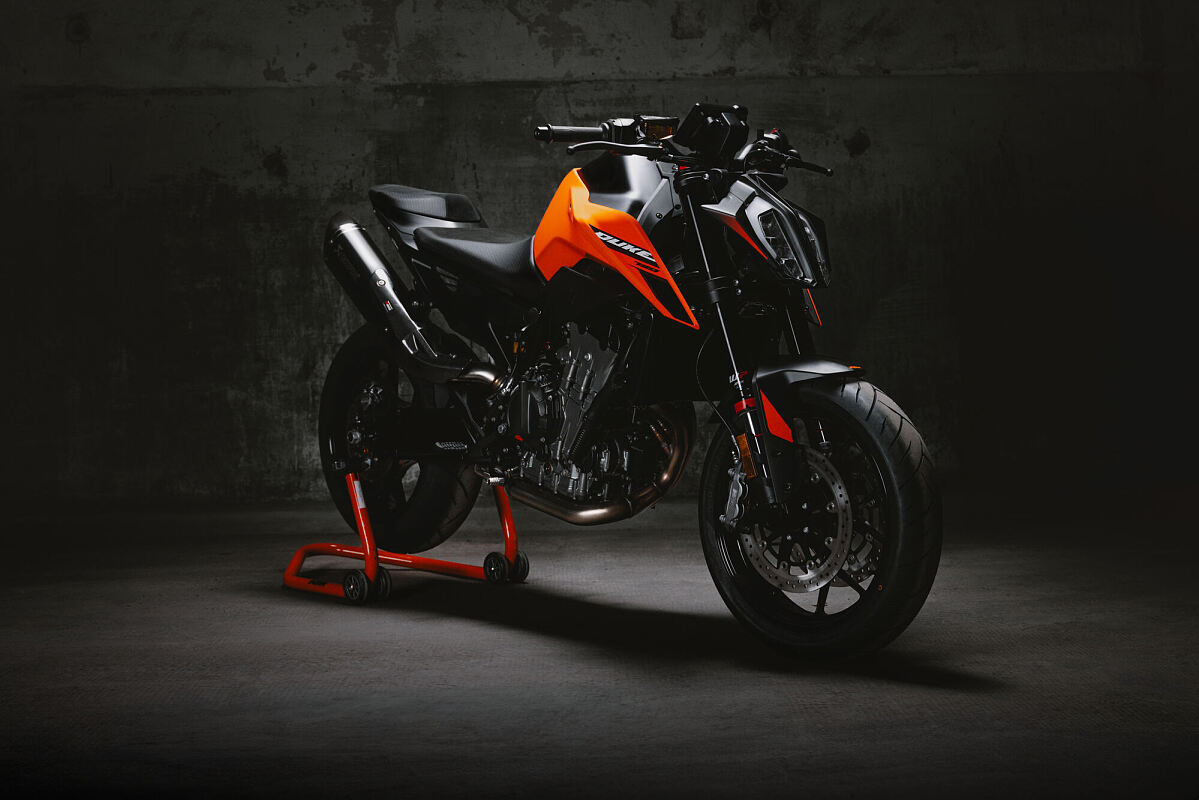 681674_MY26_KTM 790 DUKE_STATICS_STATICS