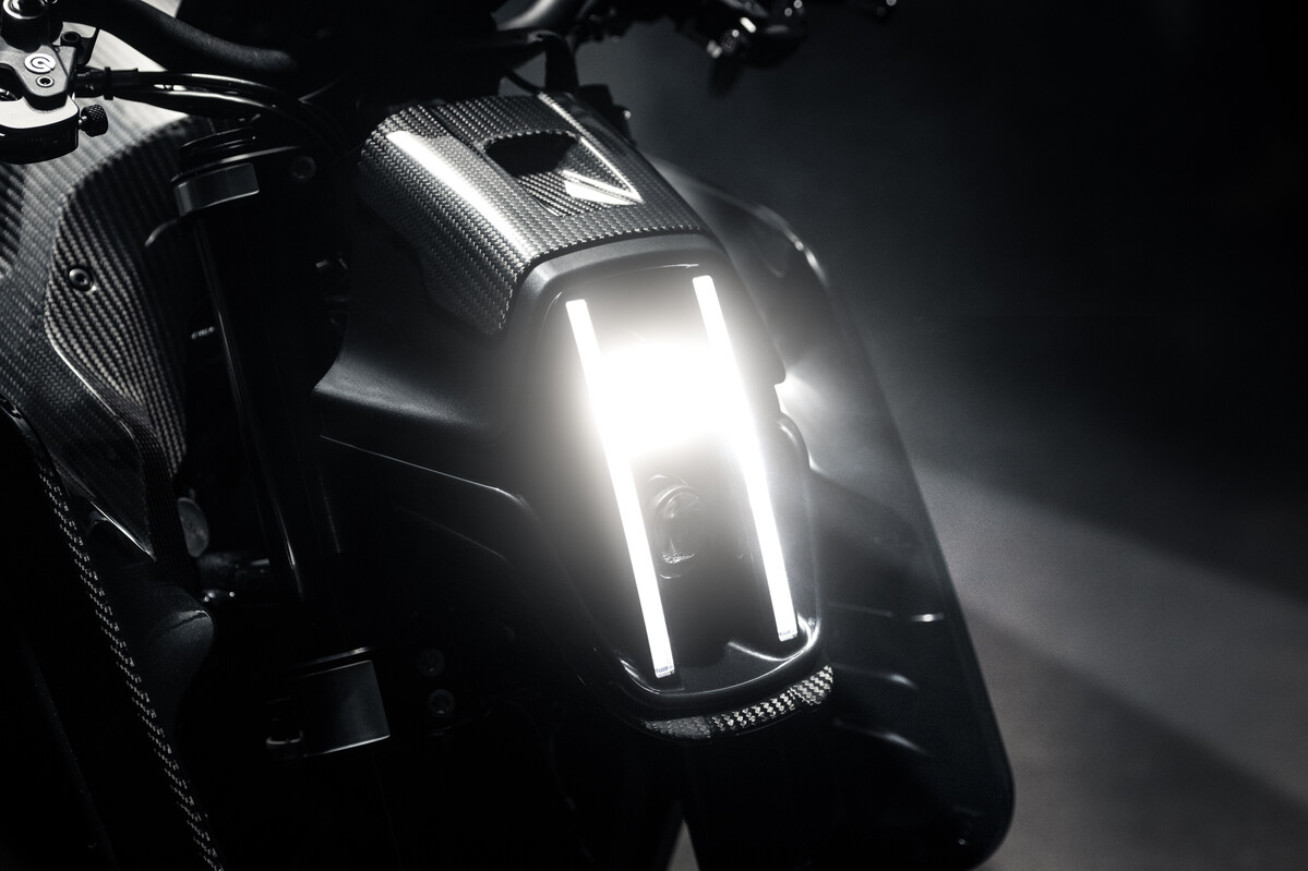 668397_MY25_BRABUS 1400 R SIGNATURE EDITION_STATIC_STATICS_STATICS