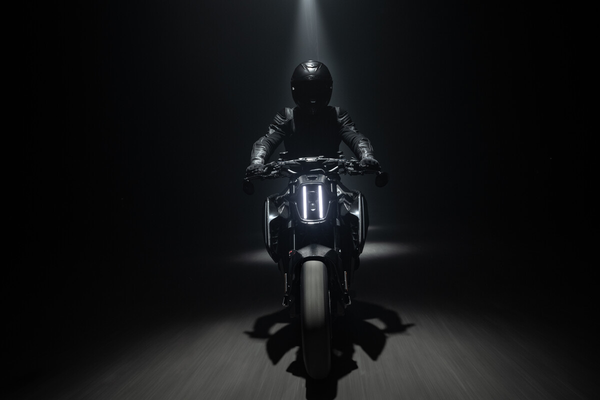 MY25_BRABUS 1400 R SIGNATURE EDITION