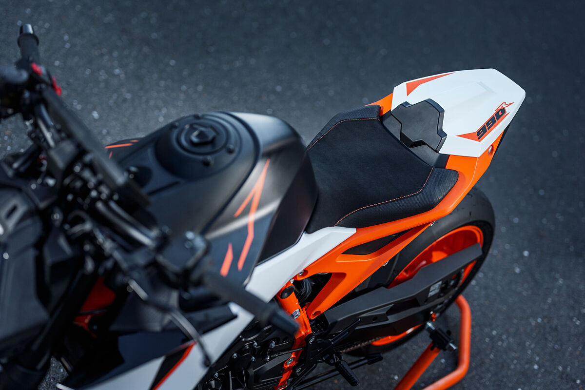 KTM 990 DUKE R_2026 (8)