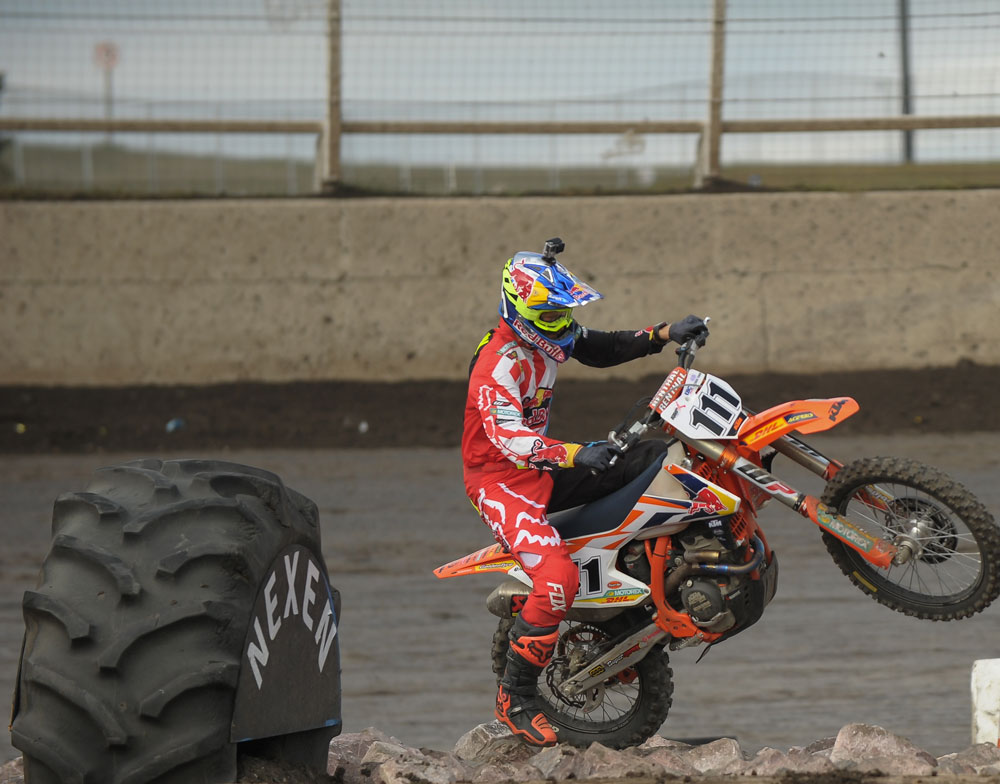 Ian-Reid_Blazusiak-Action