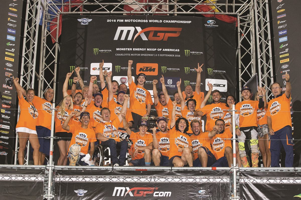 Jeffrey_Herlings_Team_Podium_Charlotte_2016