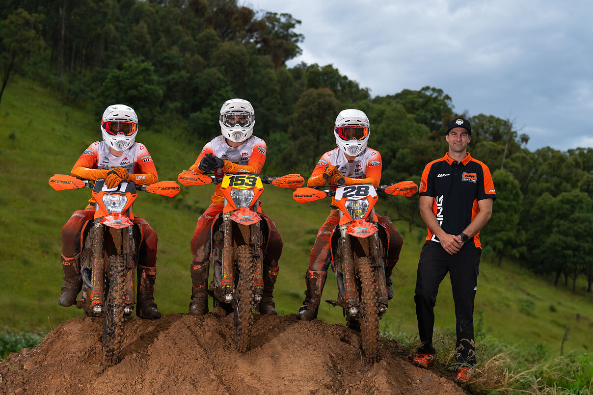 TEAM 03 - KTM DM31 RACING TEAM