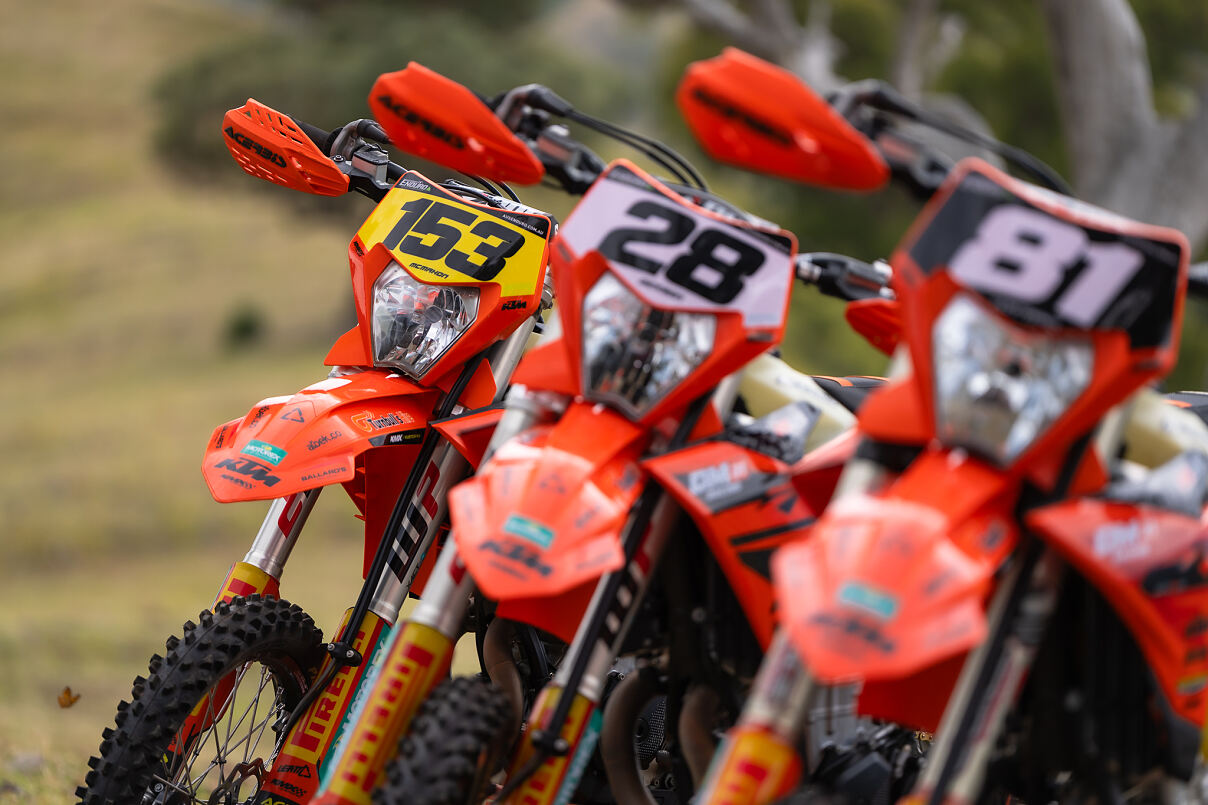 TEAM 04 - KTM DM31 RACING TEAM