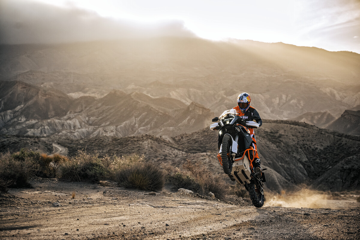 660818_MY26 KTM 1390 SUPER ADVENTURE R _ Action _EUROPE GLOBAL_ACTION