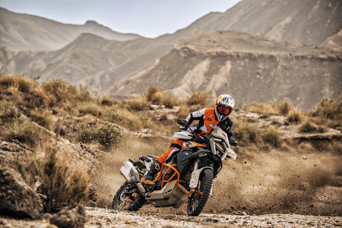 660812_MY26 KTM 1390 SUPER ADVENTURE R _ Action _EUROPE GLOBAL_2026 Street and Adventure models_KTM 1390 SUPER ADVENTURE RANGE_ACTION