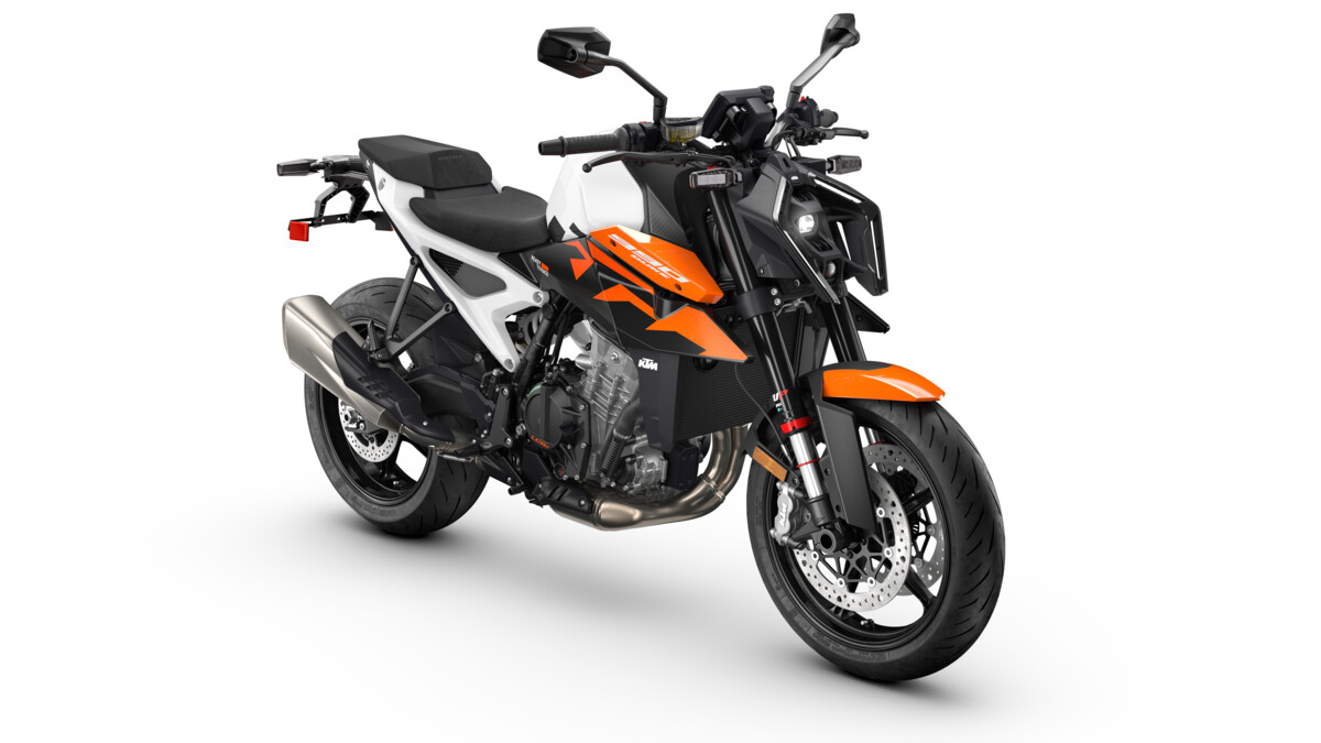 726294_MY27_KTM 990 DUKE_US SPEC_STUDIO_45 FRONT RIGHT_USA