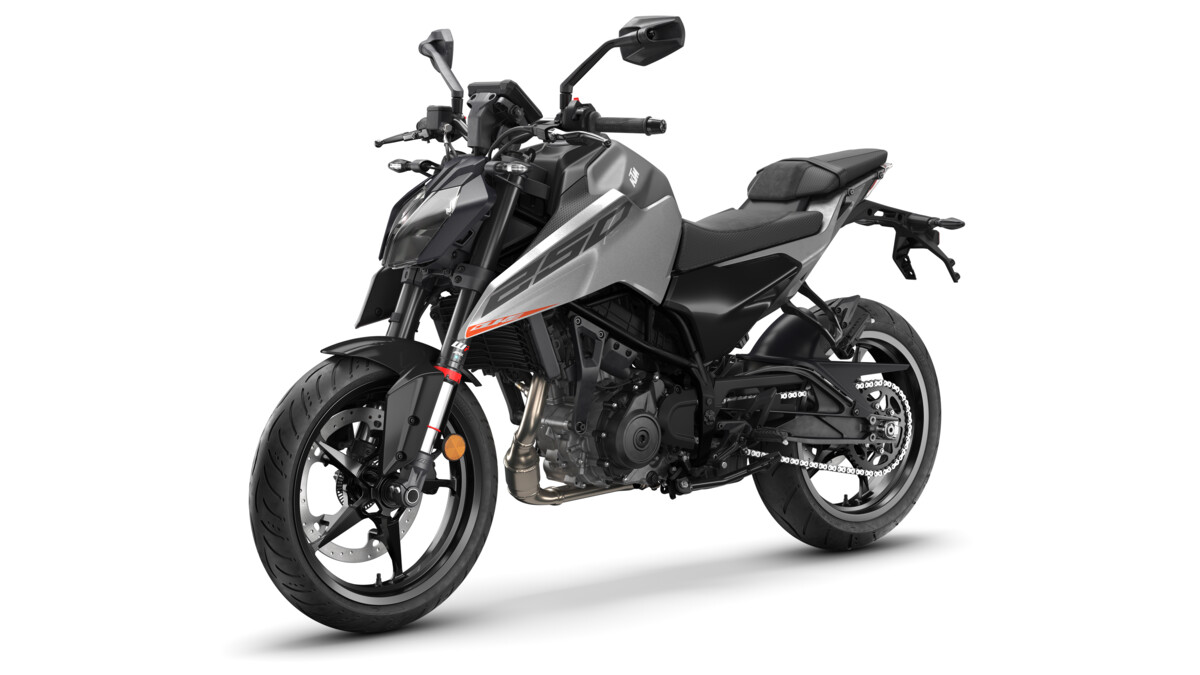 727182_MY26-KTM-250-DUKE-Silver-front-left_EU_GLOBAL_INDIA_IMAGES