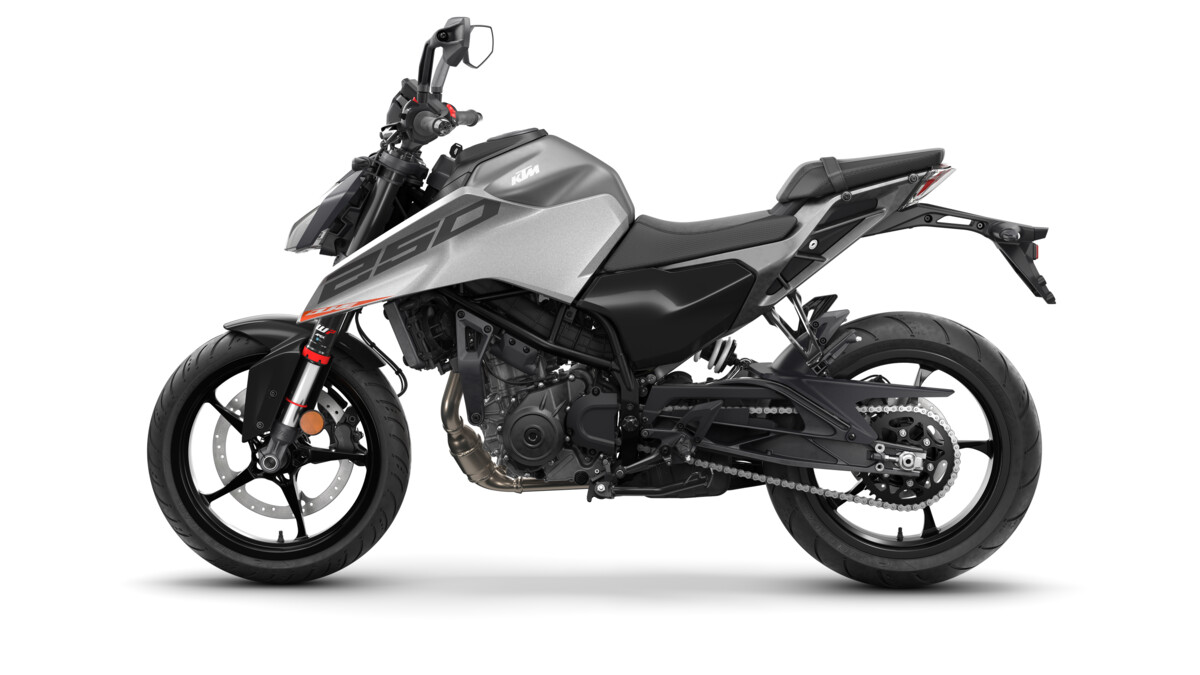 727184_MY26-KTM-250-DUKE-Silver-90-left_EU_GLOBAL_INDIA_IMAGES