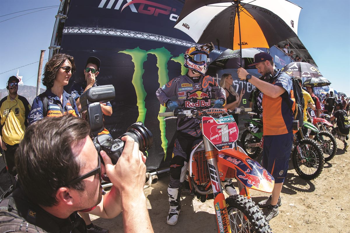 Jeffrey Herlings & Mechanic KTM 250 SX-F Start Glen Helen 2016