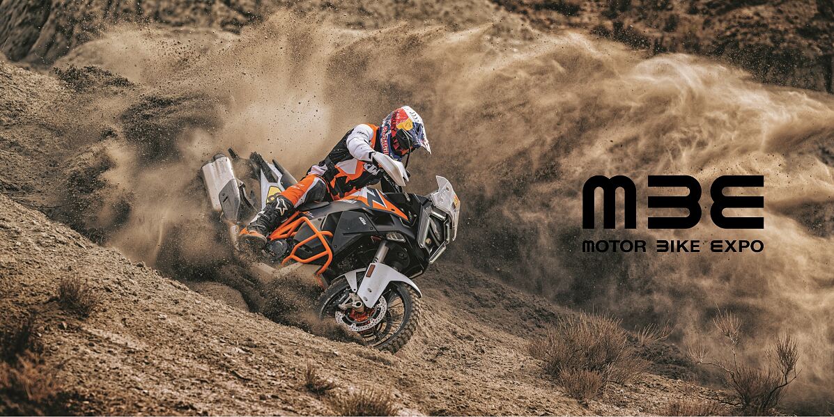 2_1_660805_MY25 KTM 1390 SUPER ADVENTURE R _ Action _EUROPE GLOBAL_2026 Street and Adventure models_KTM 1390 SUPER ADVENTURE RANGE_ACTION (1)_MBE