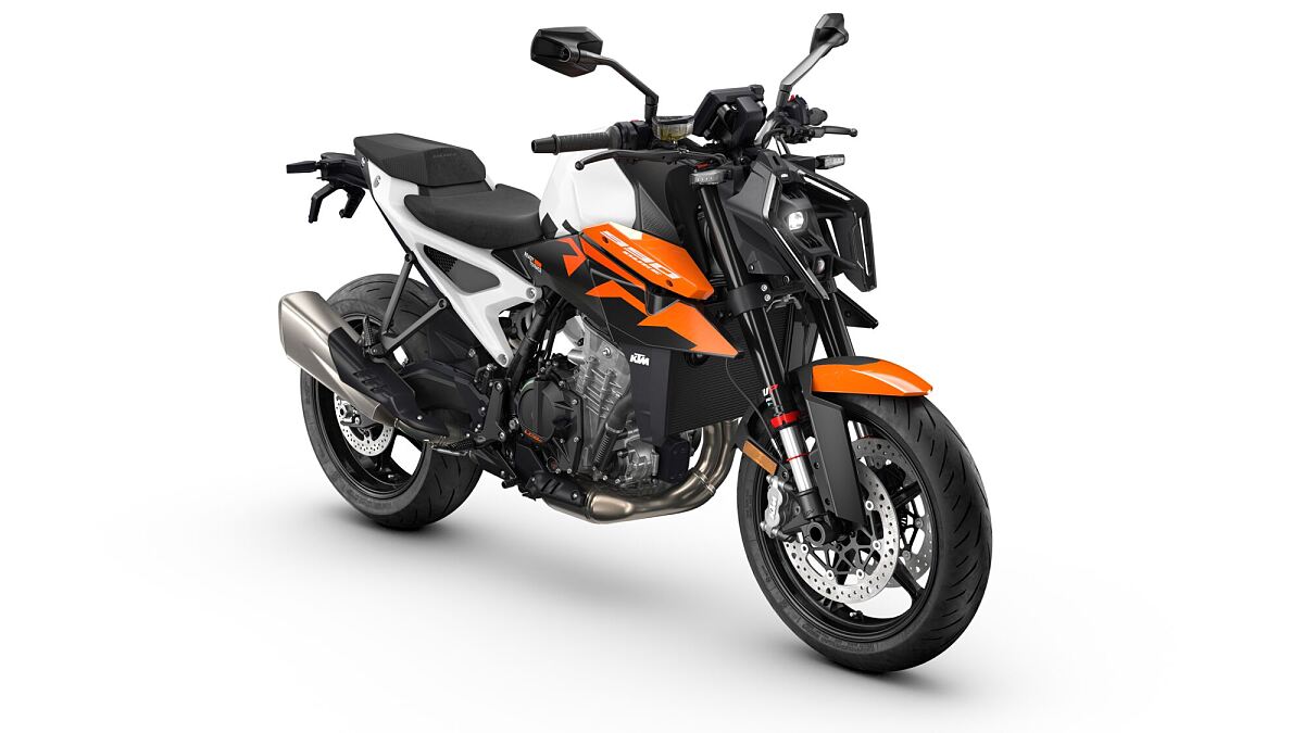 726034_MY26_KTM_990-Duke-45-right_EU_GLOBAL_MY26 KTM 990 DUKE_IMAGES_STUDIO