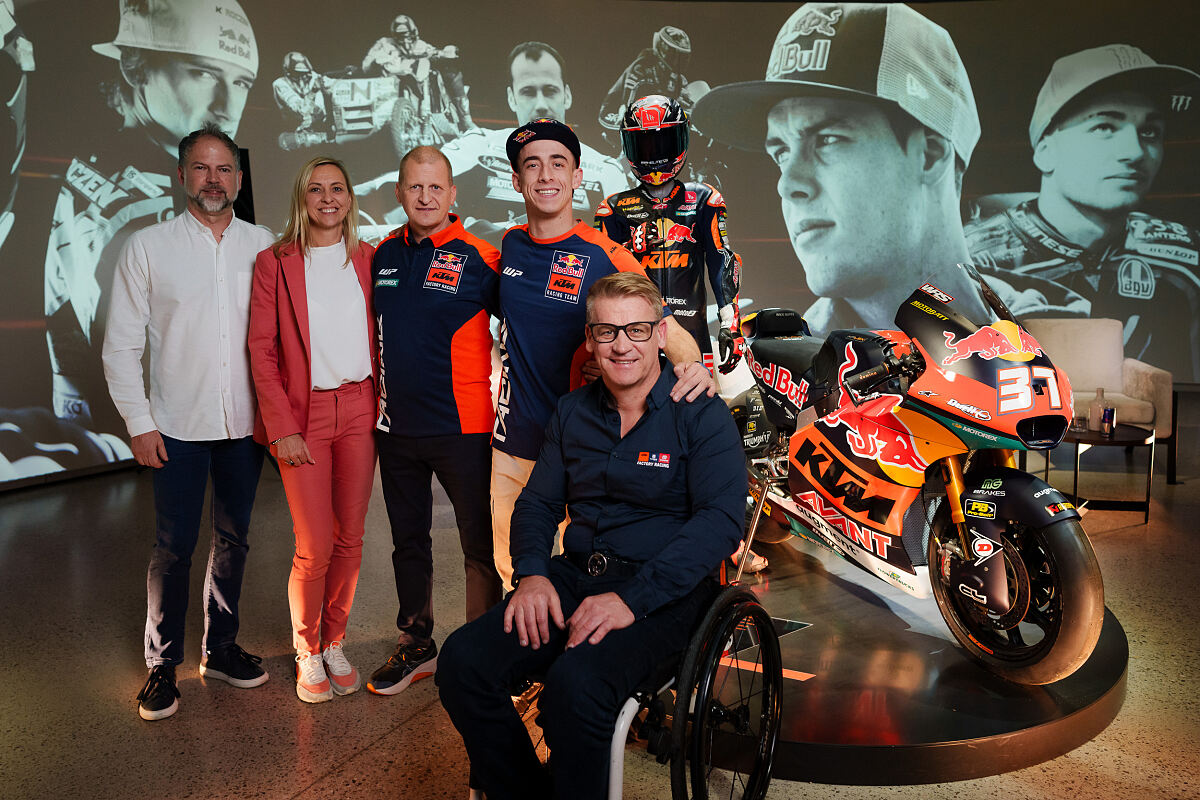 Pedro Acosta - Meet & Reveal 