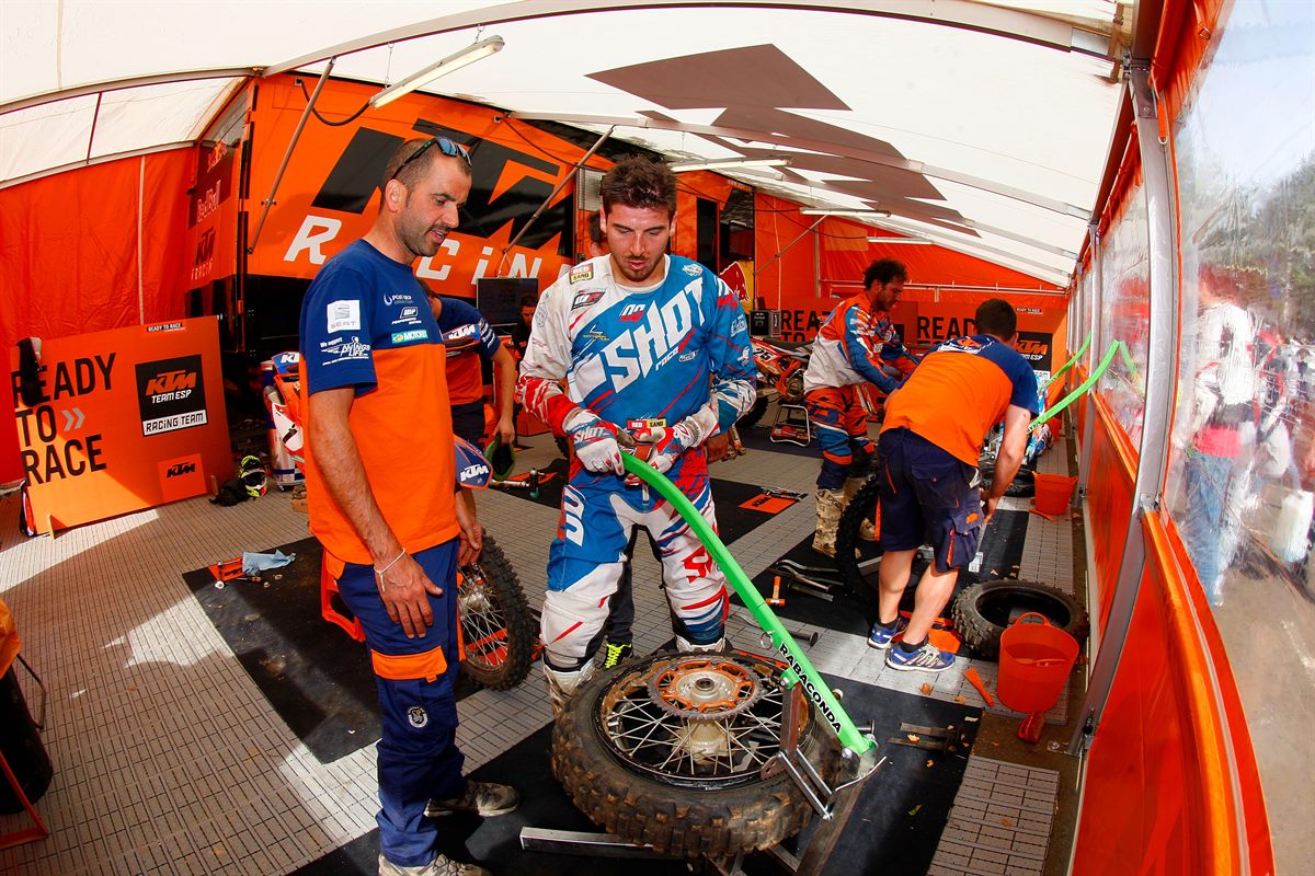 KTM_160917_CEE_Santiago_1610 copia.jpeg