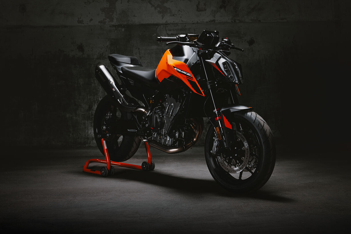 MY26_KTM 790 DUKE.jpg
